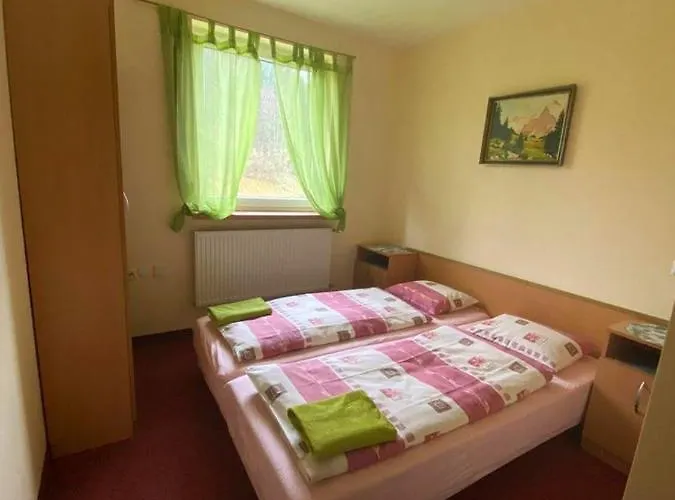 Kapellanka - Kraina Wygaslych Wulkanow Farm stay *