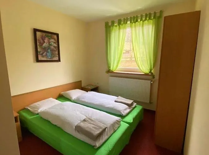 Kapellanka - Kraina Wygaslych Wulkanow Farm stay Wojcieszow